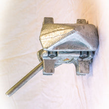 Load image into Gallery viewer, Marine Stacking Twistlocks