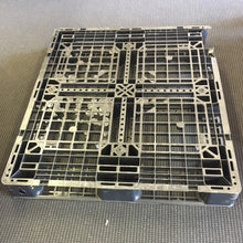 Load image into Gallery viewer, Plastic Pallets